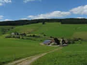 Blick nach Nordwesten zu Kleiserhof und Lorenzenhof (links) am 1.9.2010
