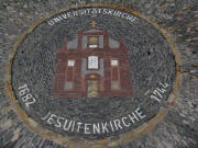 Universitätskirche - Strassenpflaster am 17.8.2010: 