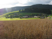Blick nach Westen zu Unterwirtshaus am 1.9.2010 in der Abendsonne - Sonnhalde links