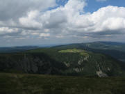 Hohneck 9.8.2010: Blick nach Norden �ber den Felsenpfad zu Martinswand (links)