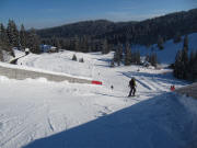 Blick  nach S�dosten zur Menzenschwander H�tte - links die Skibr�cke - am 14.2.2010