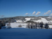 Blick vom H�uslemaierhof am 2.1.2010 nach Westen �bers Ibental zu Reckenberg