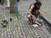 B�chle und Tauben am M�nsterplatz 4.8.2010