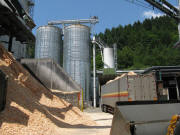 25.6.2010 in Buchenbach: S�gemehl und Pellets-Trocknungssilos