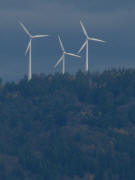 Buggi 50 am 13.11.2010 in Weingarten: Tele-Blick nach Nordosten zu den Ro�kopf-Windr�dern