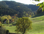 Blick von der Anh�he beim Joxenhof in H�fen nach S�dosten zum Kohlbachhof am 26.10.2010