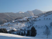 Blick nach Osten auf V�rlinsbach am 16.12.2010: Maierhof unten, Weberhof rechts, oben Hinterwaldkopf 