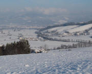 Blick vom Winterberg nach Norden über Oberried-Gewerbegebiet  und Weilersbach (rechts) gen Kirchzarten am 16.12.2010