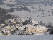 Blick nach Westen von V�rlinsbach zum Oberrieder Kloster am 16.12.2010