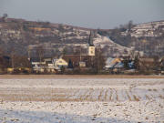Blick nach Osten auf Oberrimsingen am 4.12.2010 bei Schnee und Frost