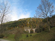 Blick nach Nordwesten zur Ravena-Brücke am 29.10.2010 - links der freigelegte Galgenbühl