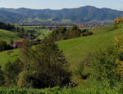 Blick vom Thomasberghof nach S�den �bers Rechtenbach nach Kirchzarten am 26.10.2010