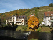 Blick nach Norden �ber die Dreisamt zu den Schlossberg-Reben am 28.10.2010