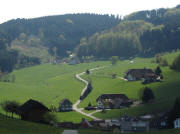 Blick nach S�den von Finsterbach kommend auf Biederbach-Ort am 18.4.2011