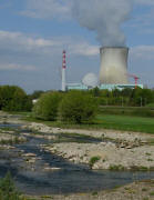 Dogern am 16.4.2011: Tele-Blick nach Osten zum AKW Leibstadt
