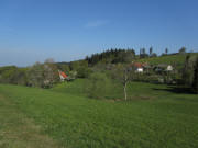 Blick nach Nordwesten zum Paulyhof und Reinbold-Hof (rechts) am 17.4.2011