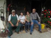 Schweizerhof am 13.9.2011: Albert Heizmann, Tochter und Mutter Albrecht vom Stollenhof, Alt-Bauer Kreutz vom Clemenshof (von rechts)
