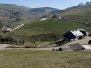 Bittenh�userhof am 24.3.3011: Blick nach Nordosten �ber Eckerlehof (rechts) zum Heidstein-Lift