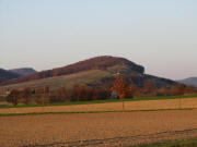 Blick nach Osten zum Castellberg am 26.3.2011 in der Abendsonne