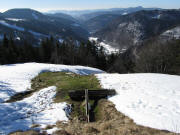 Blick vom Feldberg nach S�den �bers Wiesental bis zum Belchen am 8.2.2011