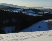 Tele-Blick vom Brosihof nach S�dwesten �ber die Schweigh�fe am 3.1.2011 - oben links Schauinsland