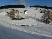 Blick nach Norden �ber den Wanglerhof zum Ramshalde-Hof (oben) am 3.1.2011 - Clemenshof rechts