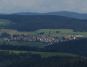 Tele-Blick vom Fahrenberg nach Norden auf St.M�rgen am 24.7.2011