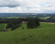 Freyel am 24.7.2011: Blick nach Norden �ber Kaltenbach und Langenhansenh�usle (rechts) zu Spirzen