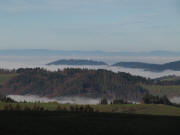 Auf der Spirzen am 11.11.2011: Blick nach Westen über Nebel zum Roßkopf