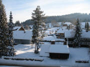 Blick aus Wohnzimmer bzw. Zimmer S�d nach S�den in Richtung Windeck&nbsp;auf die Langlaufloipe  am 310.12.2005