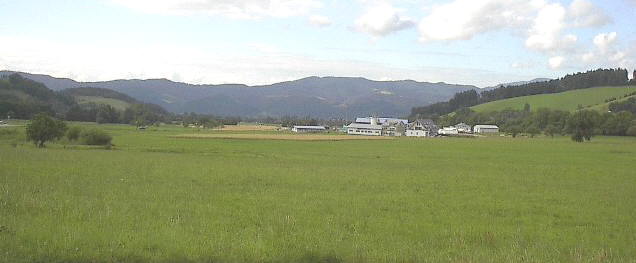 Gewerbegebiet von Oberried von Süden aus gesehen am 6.7.2002