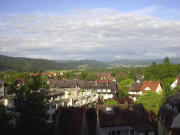 Blick vom Eichberg über das Stahlbad Littenweiler nach Nordosten ins Dreisamtal im Mai 2005