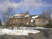 Thurner-Gasthaus im Februar 2002 von S�dwesten